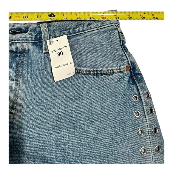 NWT Levi's 501 Denim‎ Shorts Women's 30 Light Wash Frayed Hem Classic Style - Picture 7 of 14